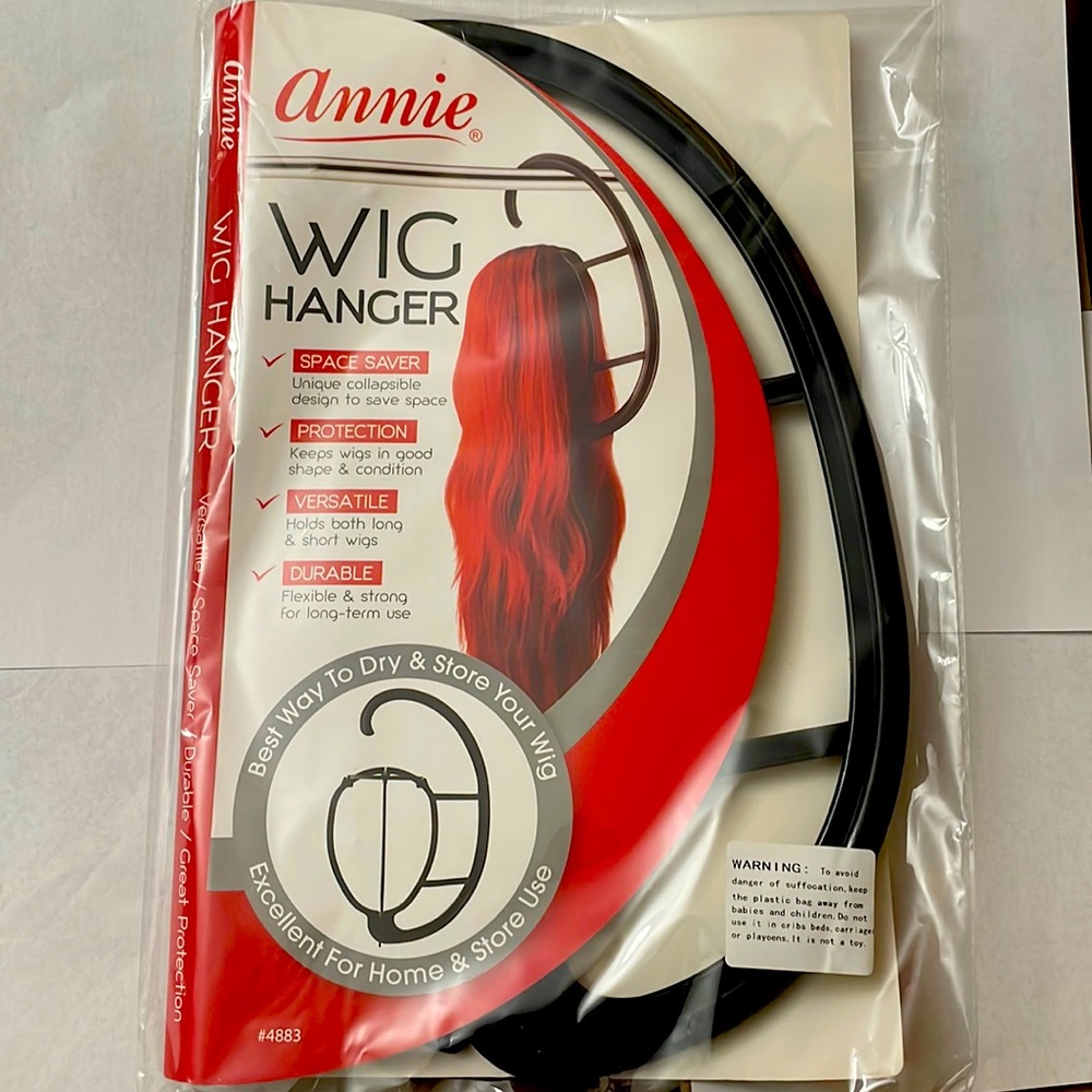 Annie Plastic Wig Hanger Black #4883